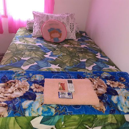 Almira Homestay Near Airport Jambi Exterior photo